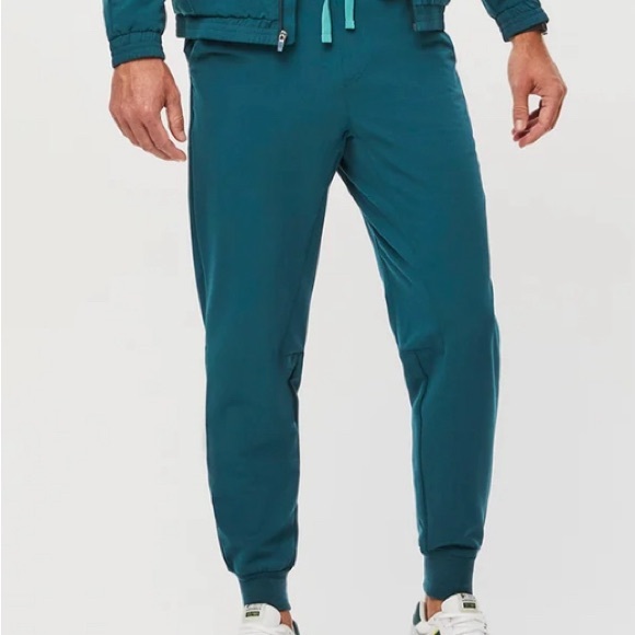 FIGS men’s scrub joggers - Picture 2 of 6